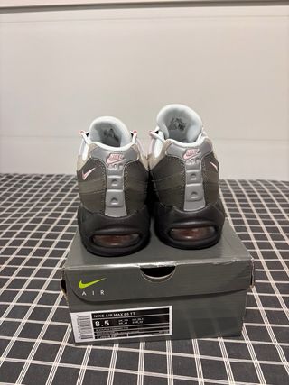 Zapatillas Nike Air Max grises y rosas