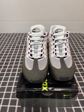 Zapatillas Nike Air Max grises y rosas