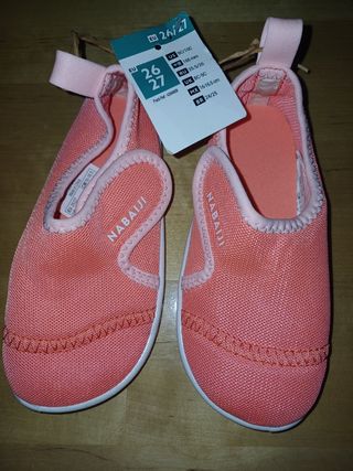 Escarpines Nabaiji niña talla 26/27 con etiqueta.