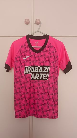 Camiseta
 Irabazi Arte Talla 8-10 a