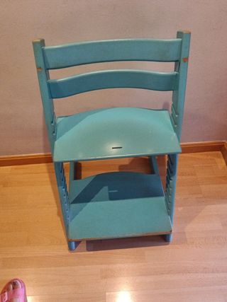Silla Stokke Trona color azul turquesa
