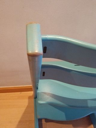 Silla Stokke Trona color azul turquesa