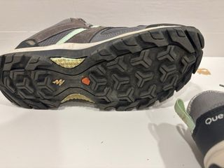 Botas de montaña Quechua mujer grises