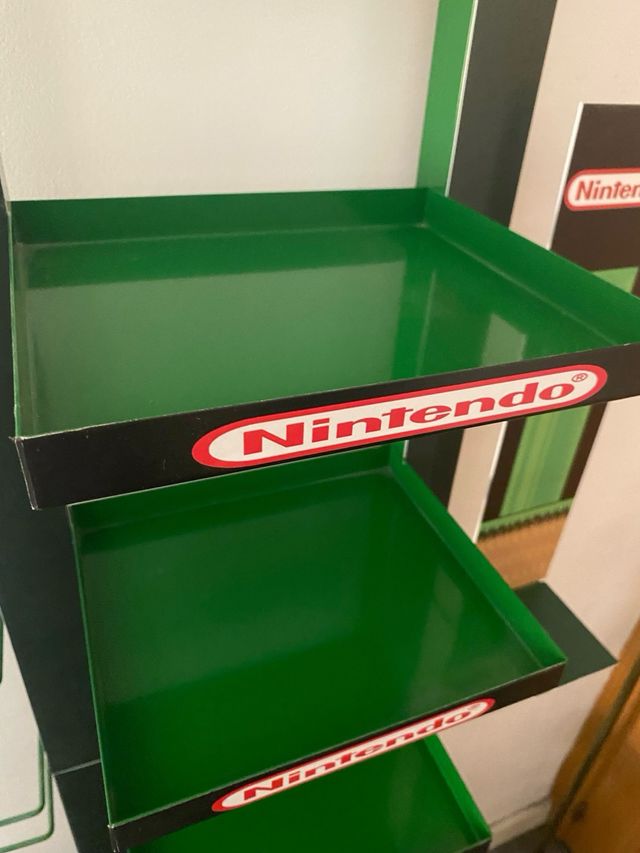 Expositor Nintendo Videojuegos y Figuras