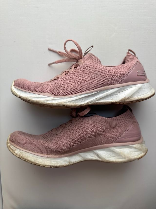 Skechers rosa comodísimas con plantilla Ultra Form