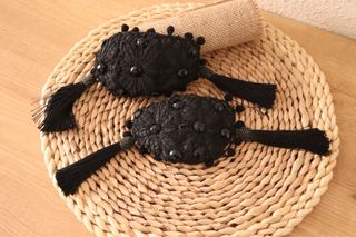 Hombreras flamencas negras con abalorios