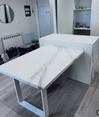 Encimera de mármol verde y lavabo