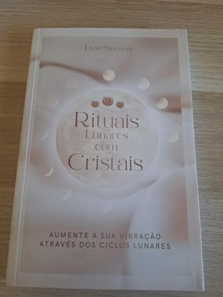Rituais Lunares com Cristais