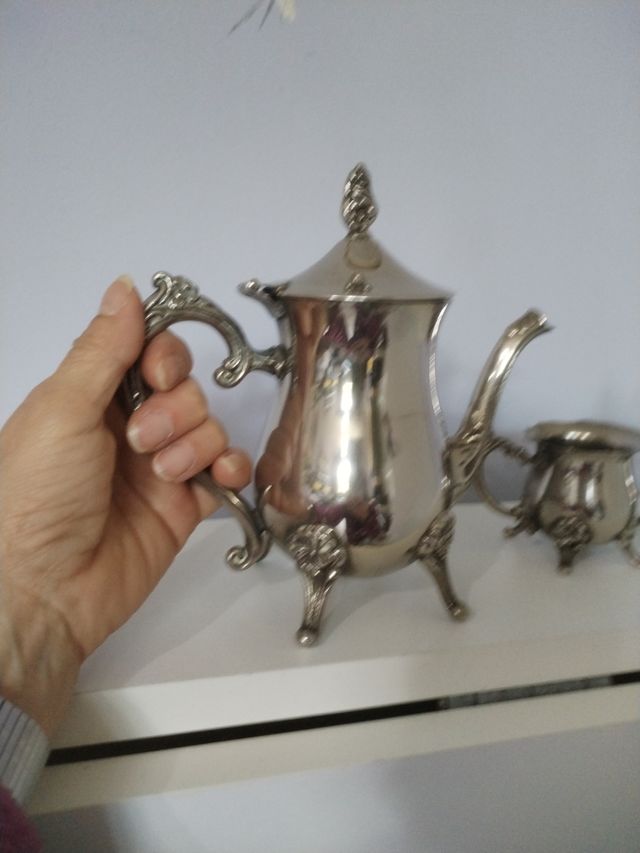 Juego de café decorativo de metal plateado