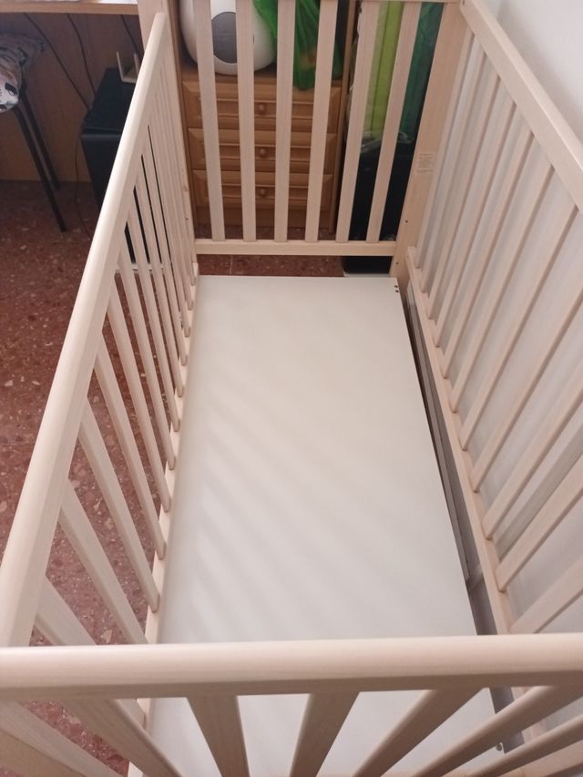 Cuna de madera