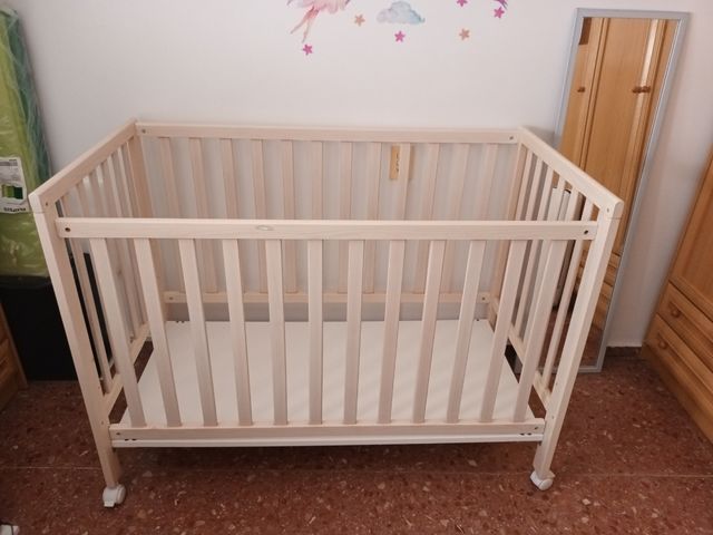 Cuna de madera
