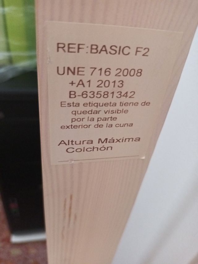 Cuna de madera