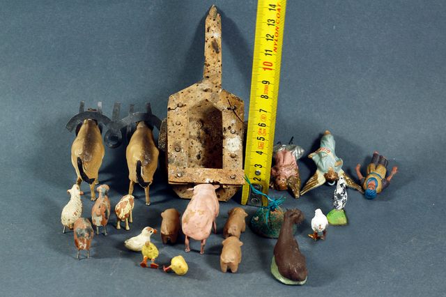 MÁS DE 26 FIGURAS, PIEZAS, EN BARRO, PARA BELÉN.