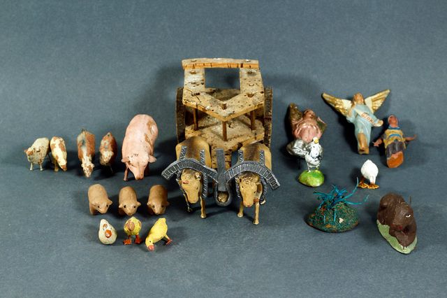 MÁS DE 26 FIGURAS, PIEZAS, EN BARRO, PARA BELÉN.