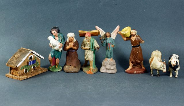 MÁS DE 26 FIGURAS, PIEZAS, EN BARRO, PARA BELÉN.