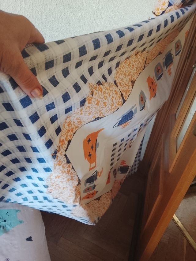 Mantel cuadrado tela azul y naranja. Nuevo