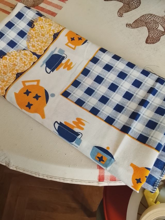 Mantel cuadrado tela azul y naranja. Nuevo