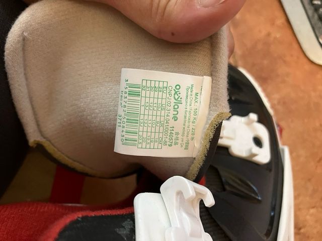 Patines de hielo Oxelo negros y rojos