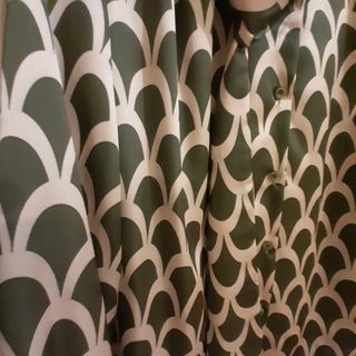 Blusa motivos verde y beig Made in Italy