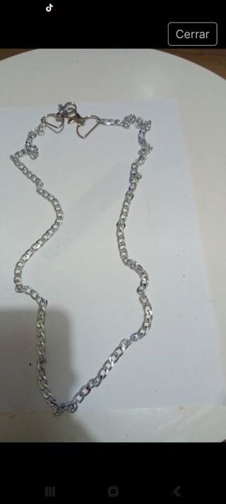 Collar de cadena plateada