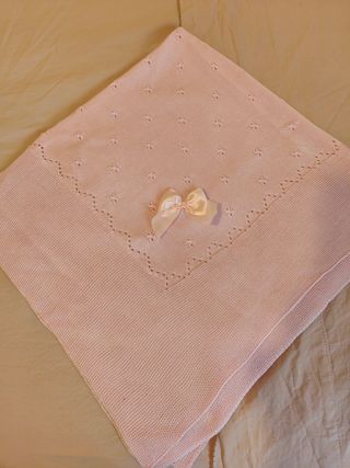 Toquilla rosa bebé con lazo