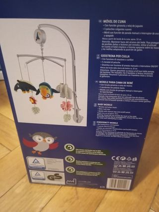 Móvil de cuna musical con figuras