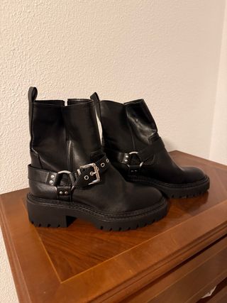 Botines negros Stradivarius talla 38