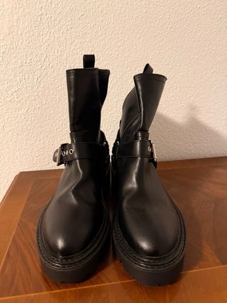 Botines negros Stradivarius talla 38