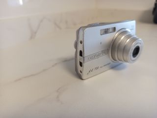 Cámara Digital Olympus Stylus 700 PARA REPARAR