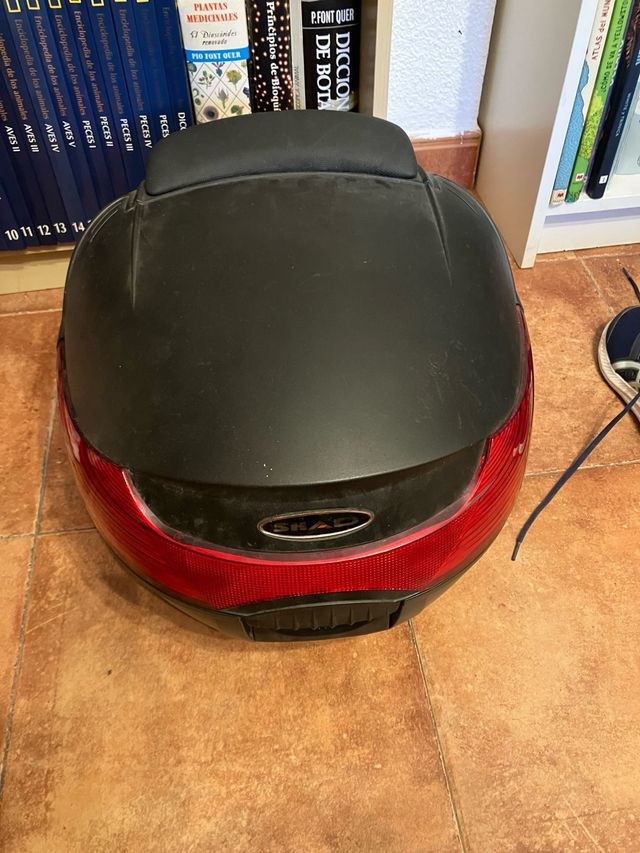 Maleta de moto SHAD negra y roja