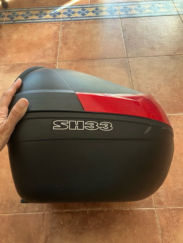 Maleta de moto SHAD negra y roja