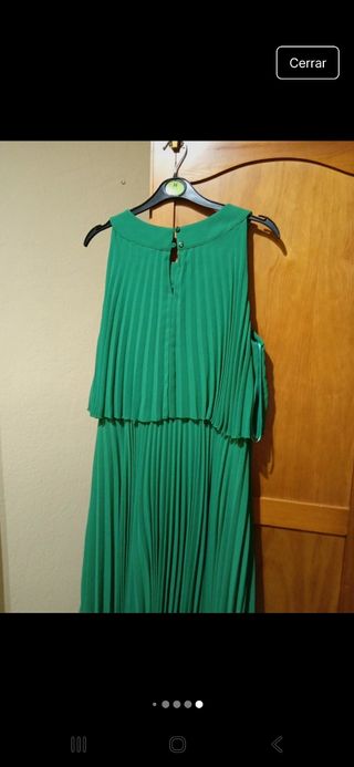 Vestido de fiesta verde con pedrería