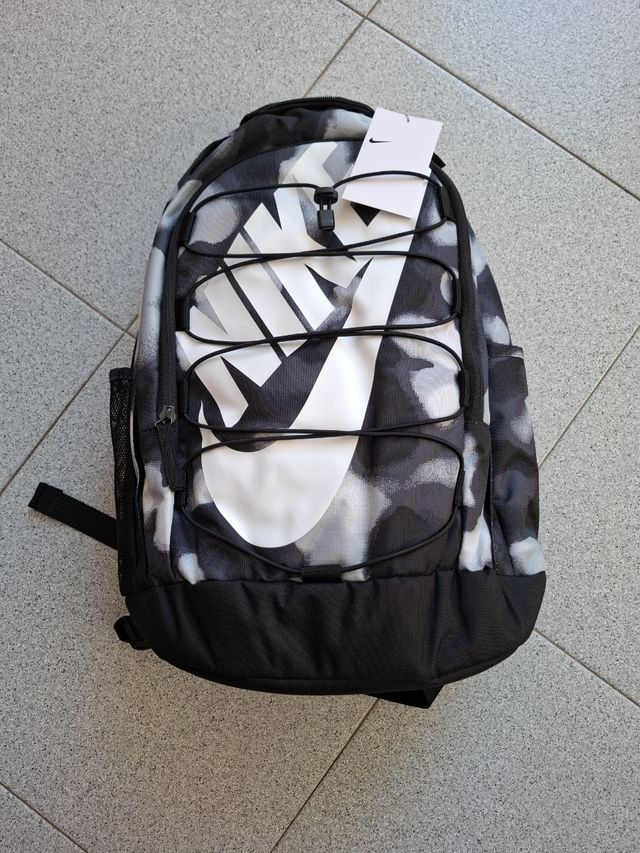 Mochila Nike Negra y Blanca