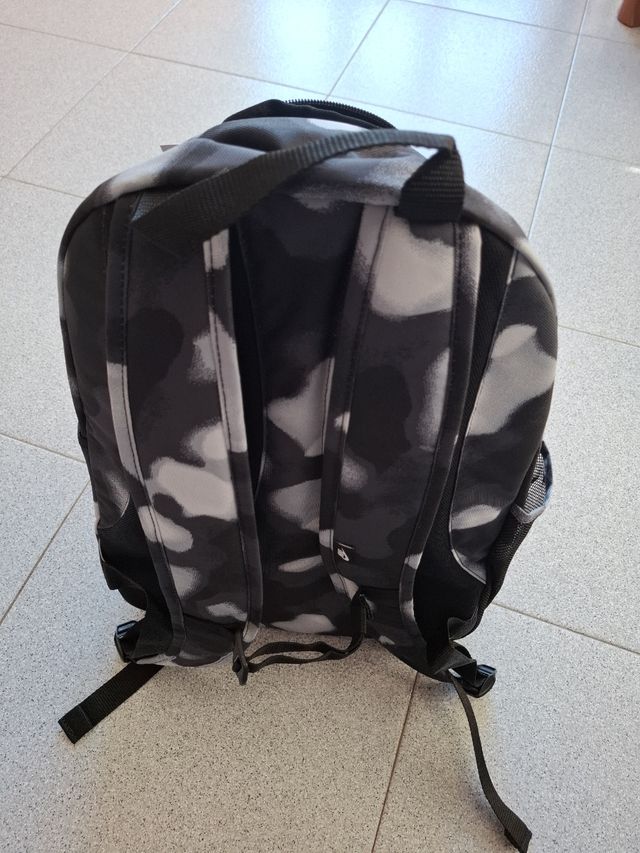 Mochila Nike Negra y Blanca