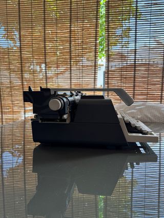 Máquina de escribir Olivetti Línea 98