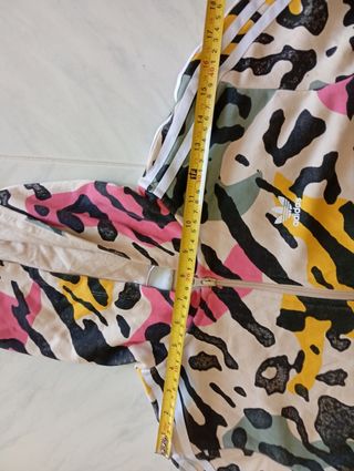 Felpa Adidas con cappuccio fantasia colorata 10 an