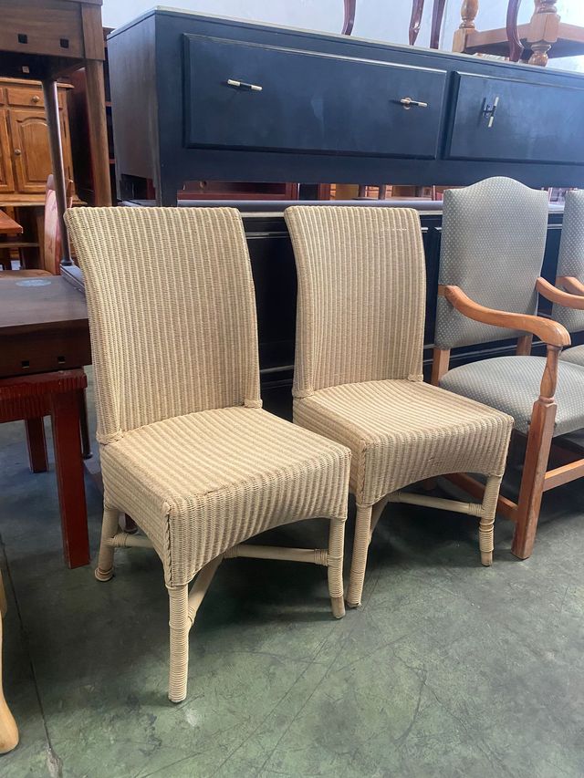 2 Sillas de Mimbre Beige