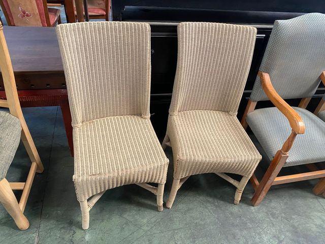 2 Sillas de Mimbre Beige