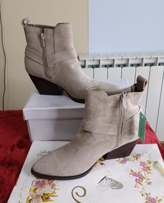 Botines camperos beige talla 38