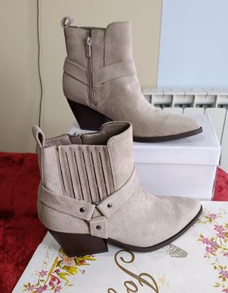 Botines camperos beige talla 38