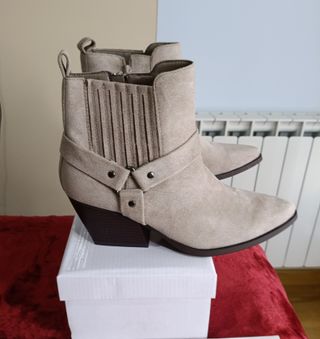 Botines camperos beige talla 38
