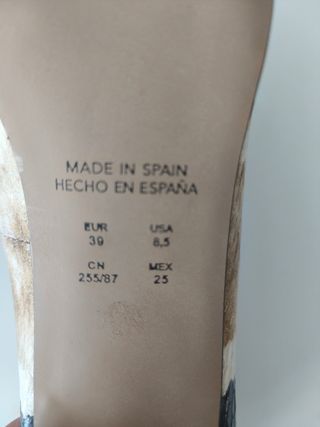 Zapatos de tacón estampados