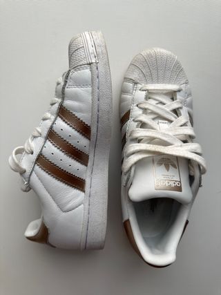 Adidas Superstar Blancas y Doradas