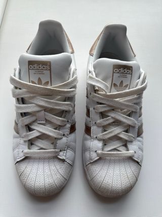 Adidas Superstar Blancas y Doradas
