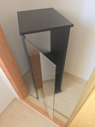 Cajón con puerta de cristal