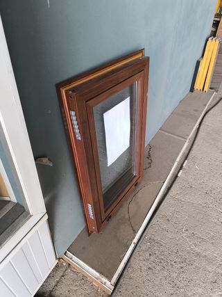 Ventana nogal 88x60