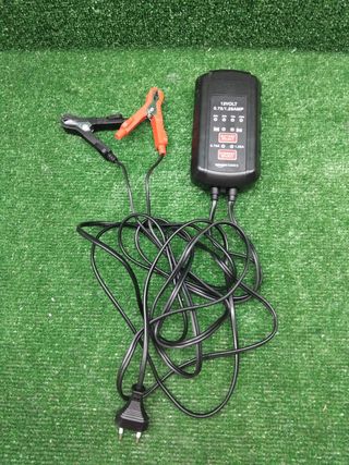 Cargador Batería Coche 12V 0.75/1.25A