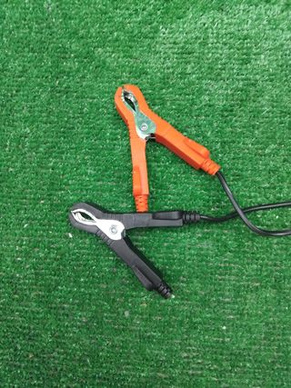 Cargador Batería Coche 12V 0.75/1.25A