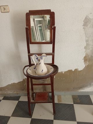 Antico lavandino in ceramica blu e bianco