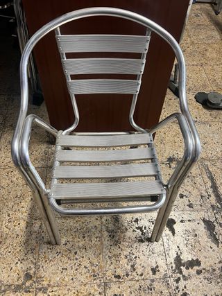 Silla de aluminio para exterior, dispongo de 8 uní